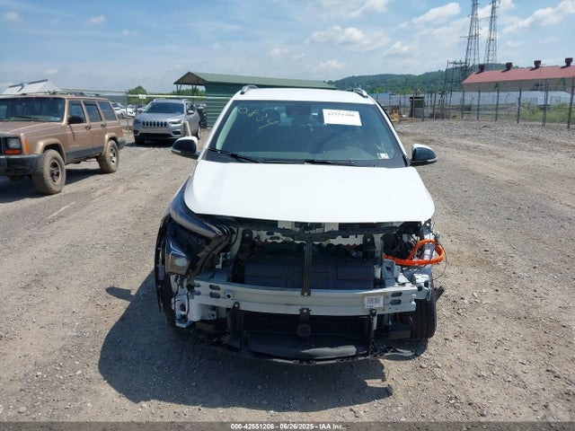 1G1FY6S04P4160834 Chevrolet 2023