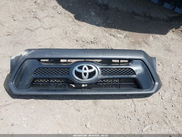 5TFNX4CN2EX032561 Toyota 2tr-fe