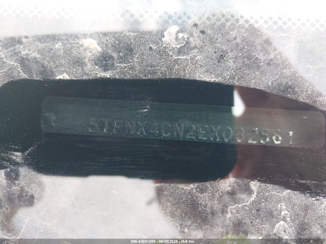 5TFNX4CN2EX032561 Toyota 2tr-fe