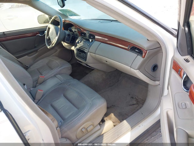 42551321 :رقم المزاد ، 1G6KD54Y4YU225362 vin ، 2000 Cadillac Deville Standard مزاد بيع