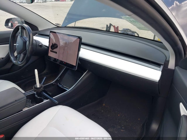 Tesla MODEL 3 2019 5YJ3E1EB7KF390498 Image 5
