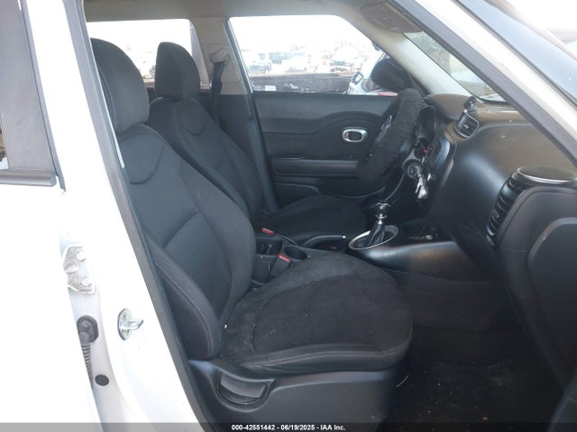 KNDJN2A20J7534996 KIA g