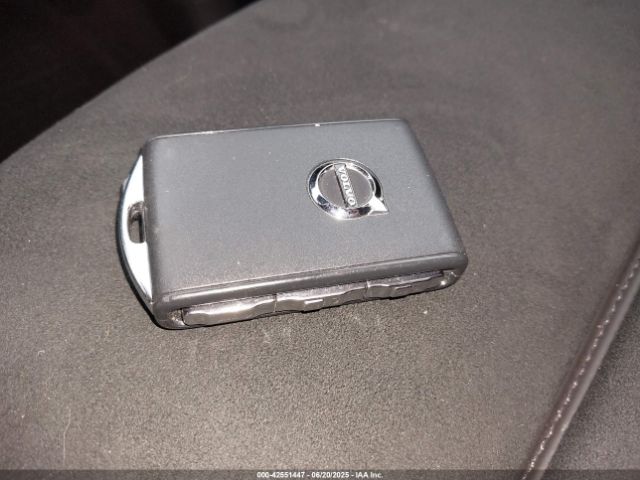 2021 VOLVO XC40 RECHARGE PURE ELECTRIC YV4ED3UR3M2612978 Photo 10