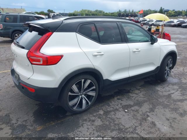 2021 VOLVO XC40 RECHARGE PURE ELECTRIC YV4ED3UR3M2612978 Photo 3