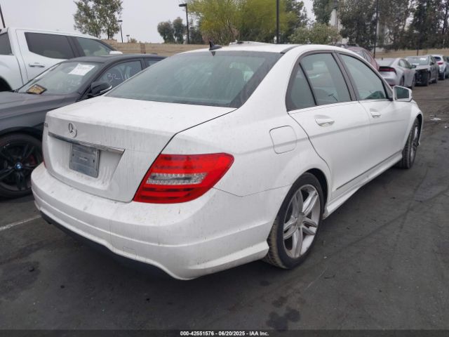 2013 MERCEDES-BENZ C 250 WDDGF4HB9DG098314 Photo 3