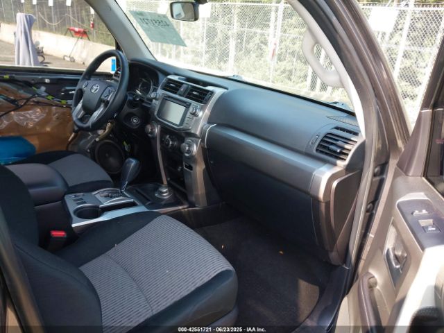 2018 TOYOTA 4RUNNER JTEBU5JR7J5490718 Photo 4