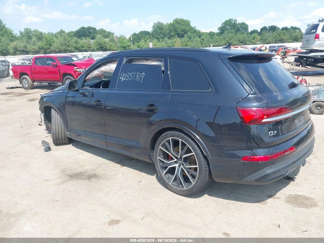 2020 AUDI Q7 WA1VXAF73LD004076 Photo 2