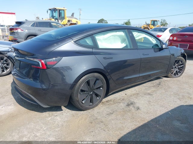 Tesla 2024 2024 5YJ3E1EA9RF726573 Image 4