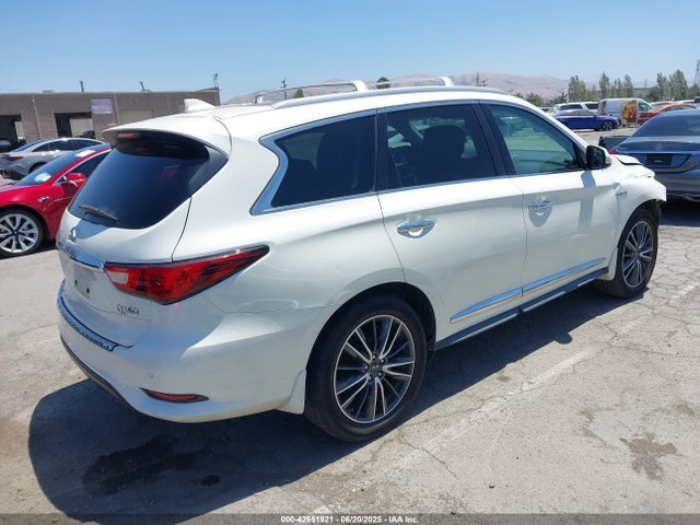 5N1CL0MM4GC510230 Infiniti 2016