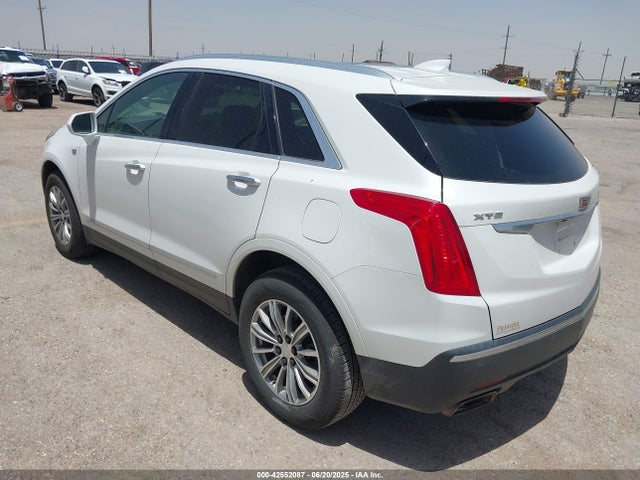 2017 CADILLAC XT5 1GYKNBRS0HZ109926 Photo 2