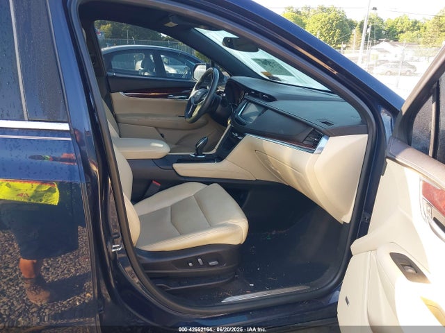 2017 CADILLAC XT5 1GYKNERS0HZ124508 Photo 4
