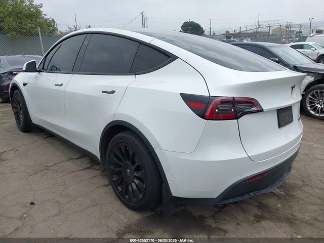 5YJYGDEE1MF146540 Tesla 2021