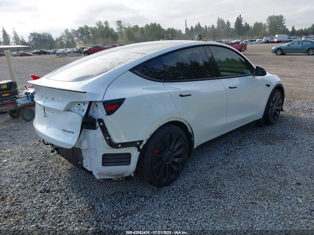 2024 TESLA MODEL Y 7SAYGDEF2RF089591 Photo 3