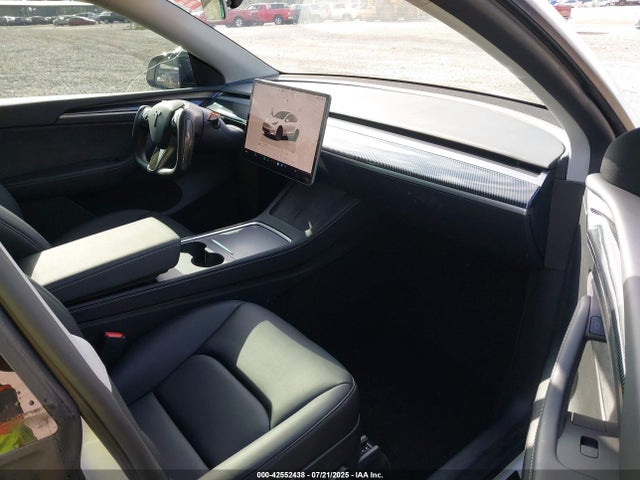 2024 TESLA MODEL Y 7SAYGDEF2RF089591 Photo 4