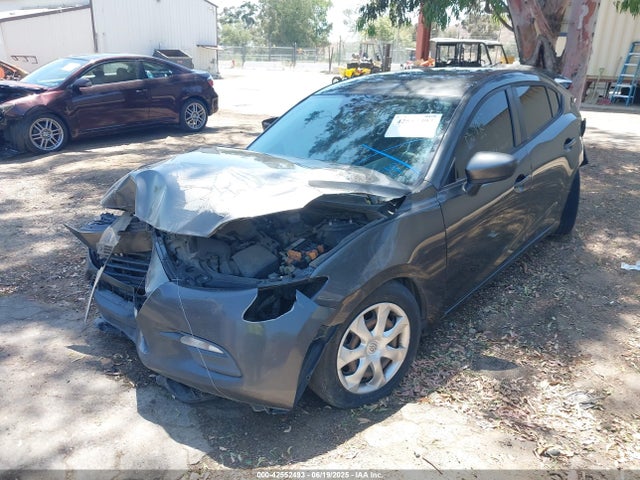Mazda pe 2017 3MZBN1U70HM112164 Image 2