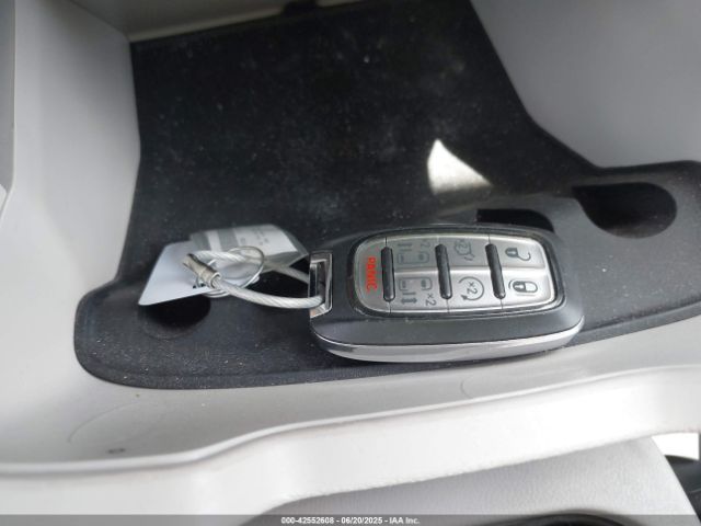 2C4RC1CG5PR534477 Chrysler Voyager