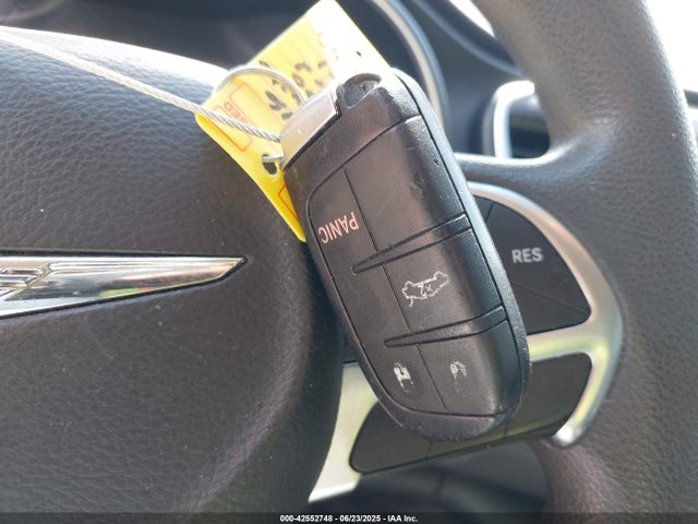 1C3CCCAB3GN157450 Chrysler 2016