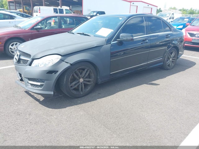 WDDGF8AB8EG251039 Mercedes-Benz C-Class
