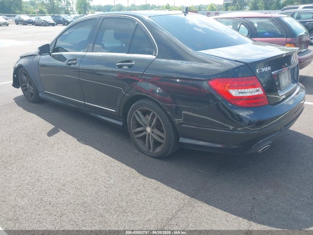 WDDGF8AB8EG251039 Mercedes-Benz C-Class