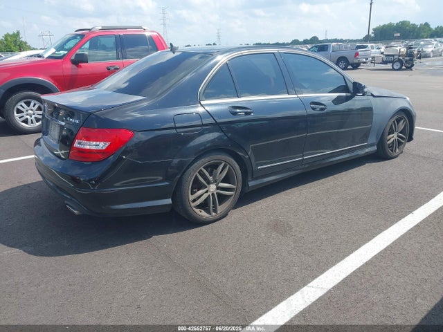 WDDGF8AB8EG251039 Mercedes-Benz C-Class