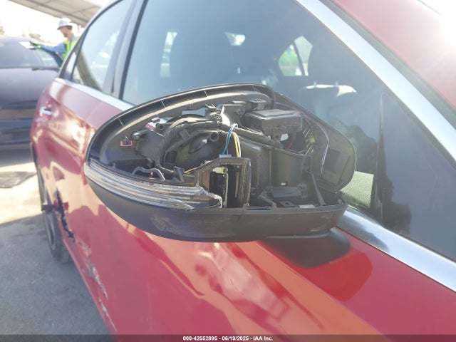 WDD3G4EB2KW022159 Mercedes-Benz m260