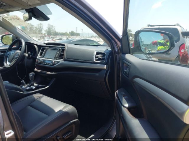 2019 TOYOTA HIGHLANDER 5TDJZRFHXKS712771 Photo 4