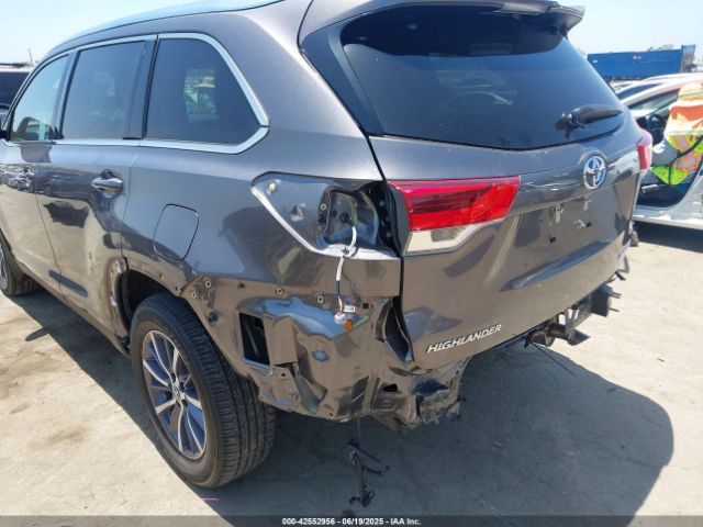 2019 TOYOTA HIGHLANDER 5TDJZRFHXKS712771 Photo 5
