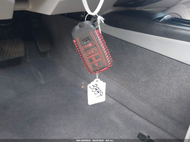 2017 ACURA RDX 5J8TB3H5XHL000916 Photo 10