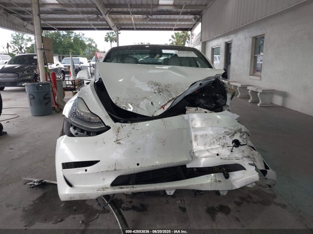 5YJ3E1EB2JF100120 Tesla 2018