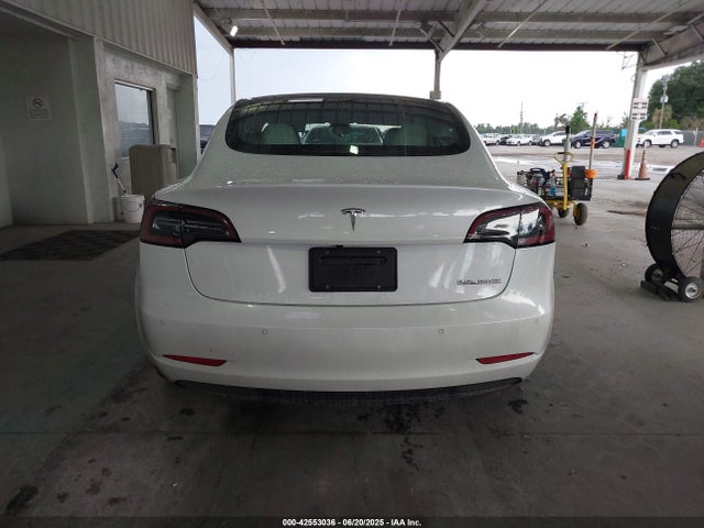 5YJ3E1EB2JF100120 Tesla 2018