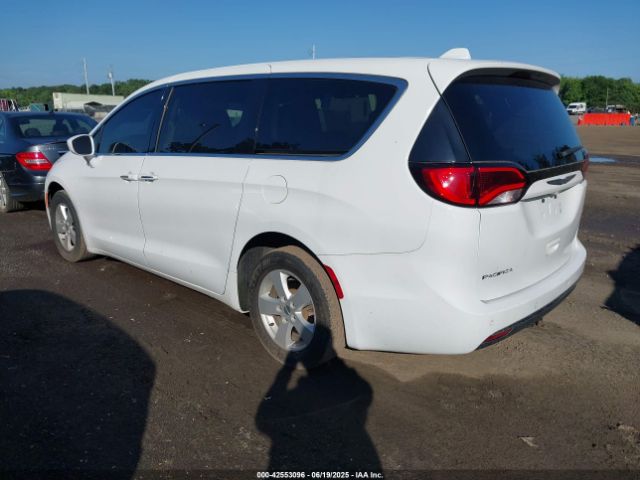 2020 CHRYSLER PACIFICA 2C4RC1FG4LR135808 Photo 2