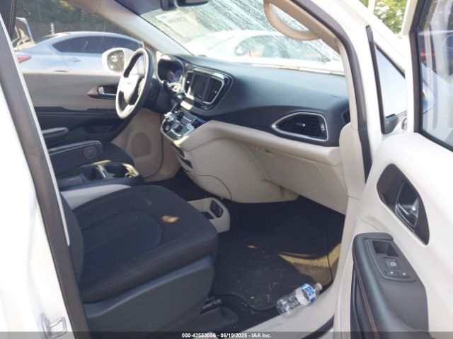 2020 CHRYSLER PACIFICA 2C4RC1FG4LR135808 Photo 4