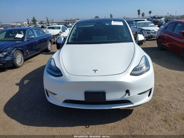 5YJYGDEE7MF085758 Tesla 2021