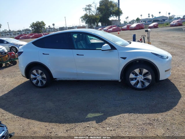 5YJYGDEE7MF085758 Tesla 2021