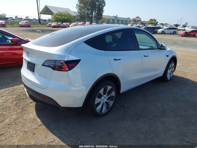2021 TESLA MODEL Y 5YJYGDEE7MF085758 Photo 3