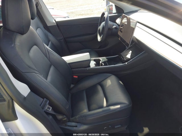 2021 TESLA MODEL Y 5YJYGDEE7MF085758 Photo 4