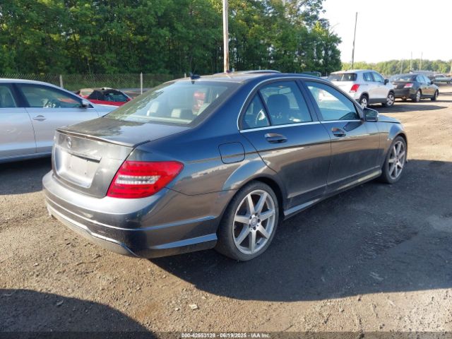 2014 MERCEDES-BENZ C 250 WDDGF4HB2EG241072 Photo 3