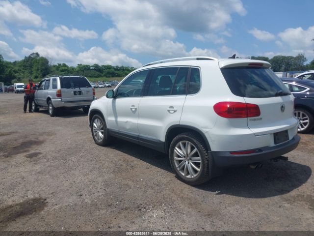 2014 VOLKSWAGEN TIGUAN WVGBV3AX6EW622268 Photo 2
