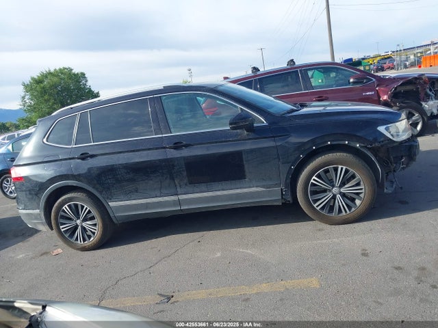 3VV2B7AXXJM028105 Volkswagen Tiguan