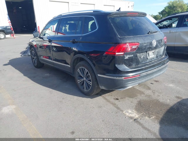 3VV2B7AXXJM028105 Volkswagen Tiguan