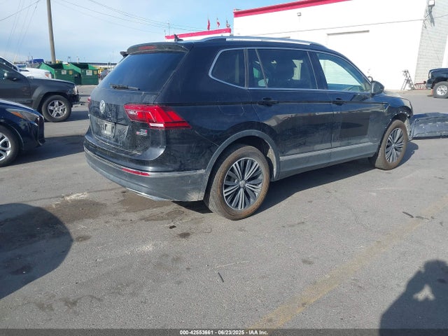 3VV2B7AXXJM028105 Volkswagen Tiguan