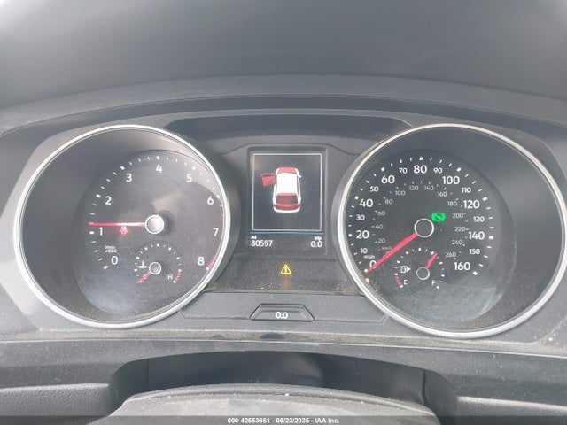 3VV2B7AXXJM028105 Volkswagen Tiguan