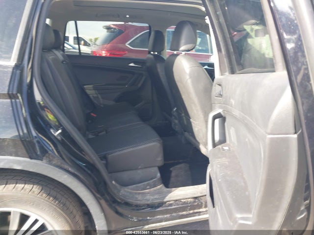 3VV2B7AXXJM028105 Volkswagen Tiguan