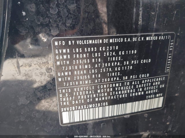 3VV2B7AXXJM028105 Volkswagen Tiguan