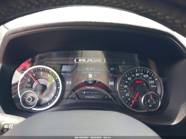 42553987 :رقم المزاد ، 1C6SRFJTXKN652650 vin ، 2019 Ram 1500 Laramie  4x4 5'7 Box مزاد بيع