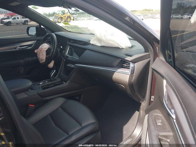 2021 CADILLAC XT5 1GYKNAR4XMZ118140 Photo 4