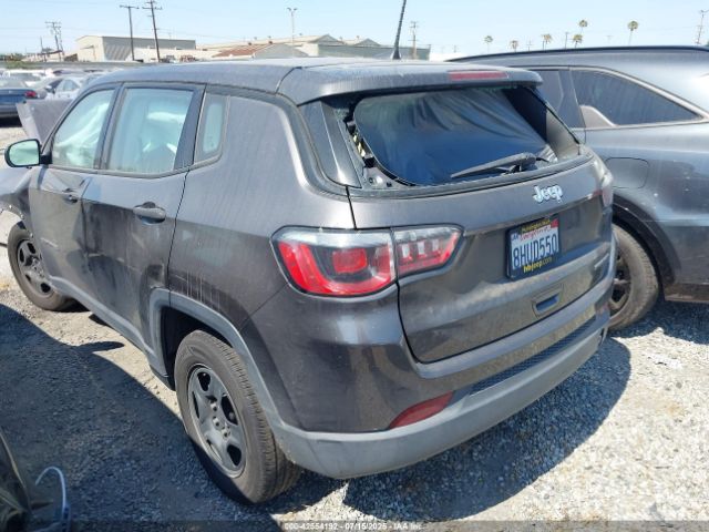 2019 JEEP COMPASS 3C4NJCAB2KT614851 Photo 2