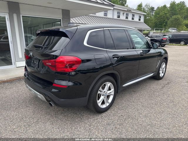 2019 BMW X3 5UXTR9C54KLE18434 Photo 3