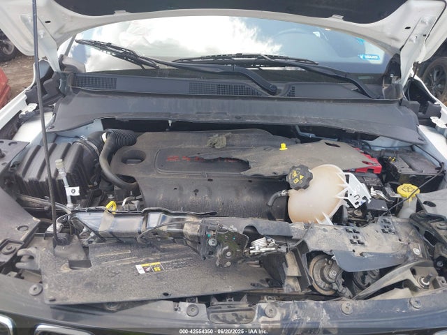 3C4NJDBB0MT600115 Jeep 2021
