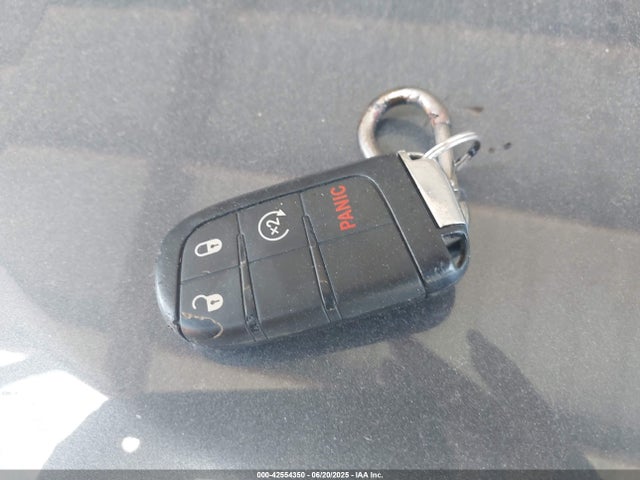3C4NJDBB0MT600115 Jeep 2021